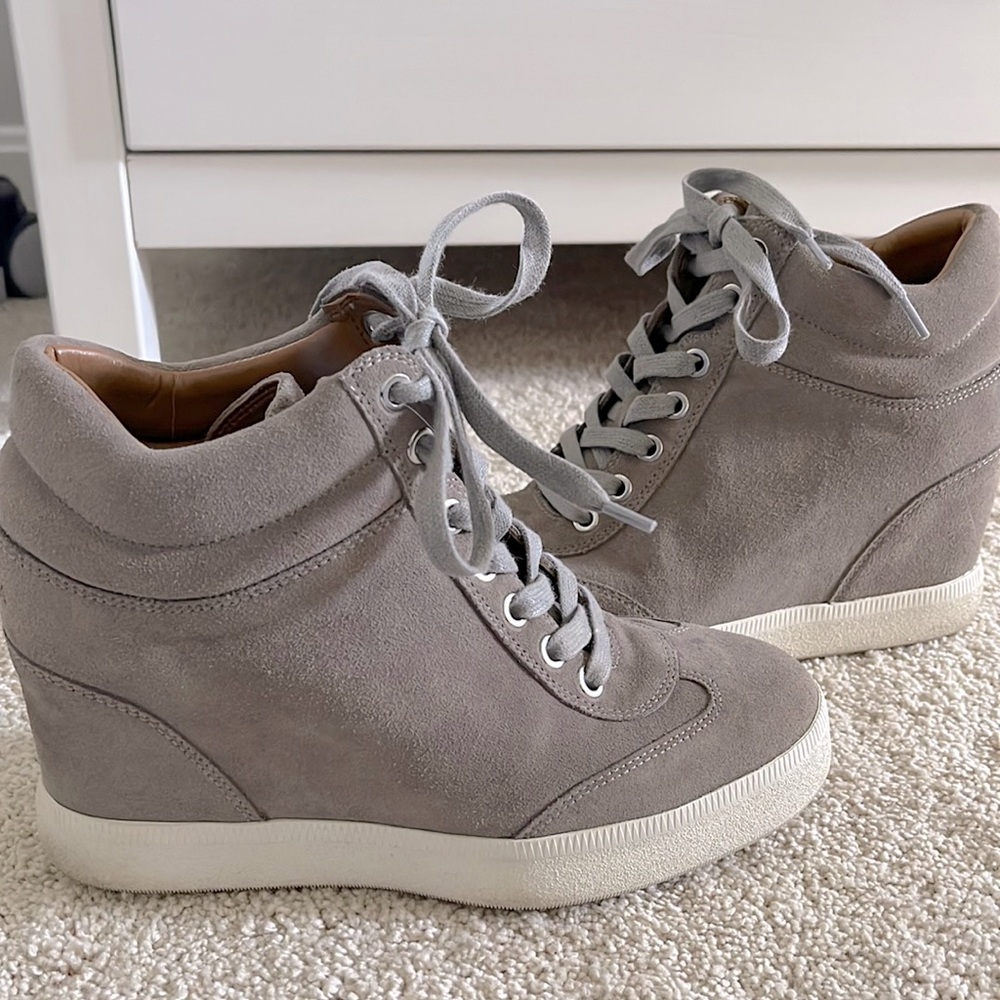 Wedge sneakers